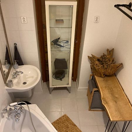 Downtown 3 Bdr Charm - Walk To All Attractions Bratislava Extérieur photo