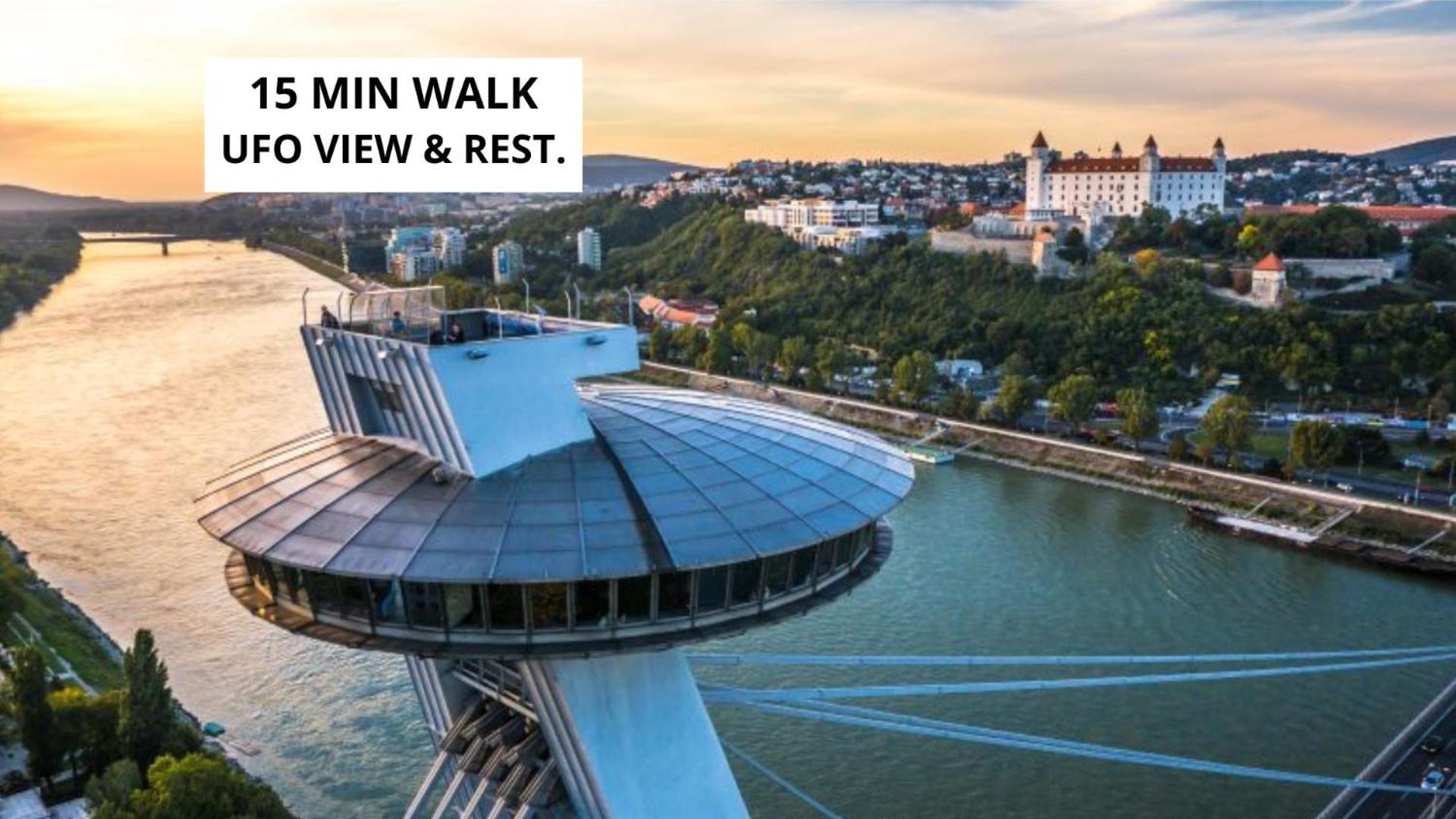 Downtown 3 Bdr Charm - Walk To All Attractions Bratislava Extérieur photo